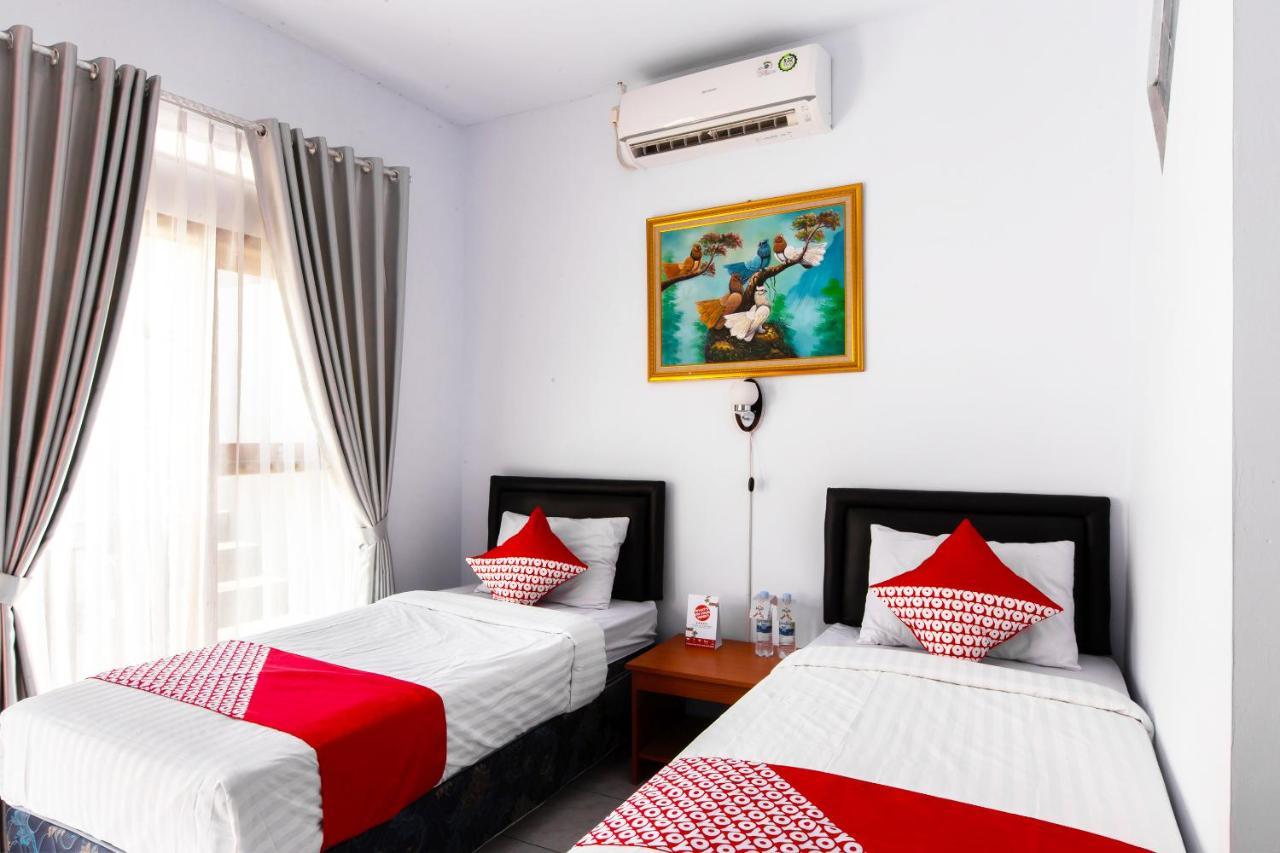 Oyo 569 Cigadung Guest House Syariah Bandung Exterior photo